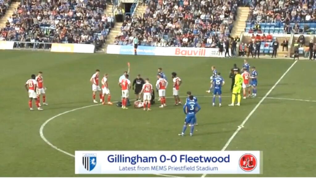 Gillingham Fleetwood double red card