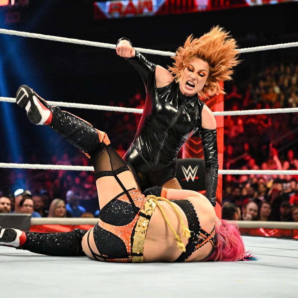 Becky Lynch defeat Asuka during last night's episode of WWE Raw