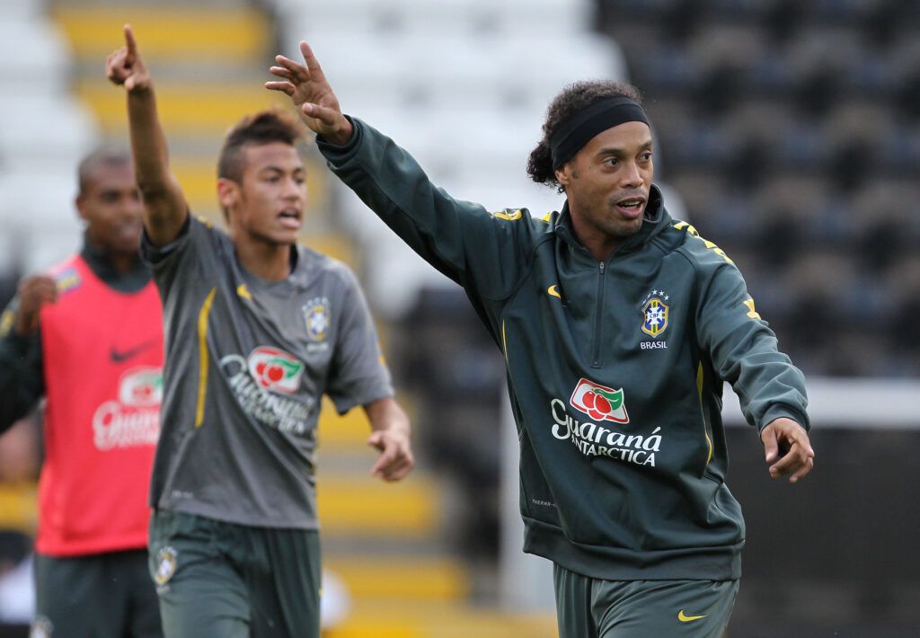 Ronaldinho e Neymar: dupla brasileira deu show contra a Argentina em 2011