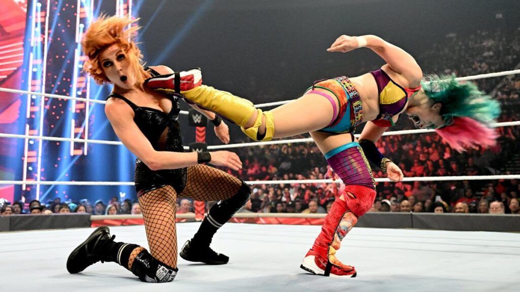 Asuka and Becky Lynch went one-on-one in the main event of WWE Raw