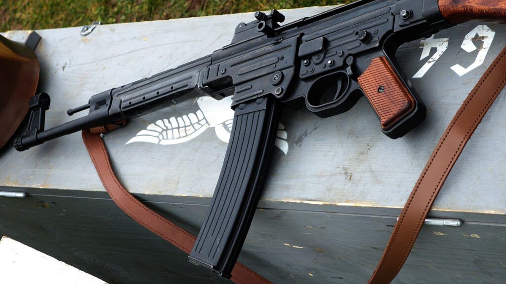 Call of Duty Warzone Weapons STG44