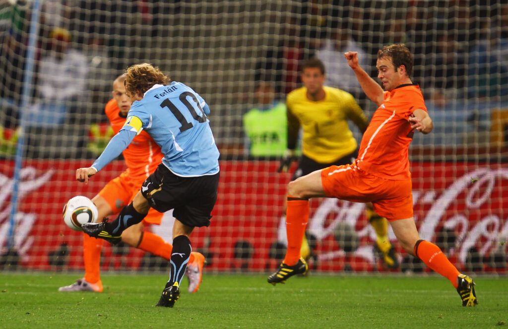 Diego Forlan World Cup 2010 screamer v Netherlands