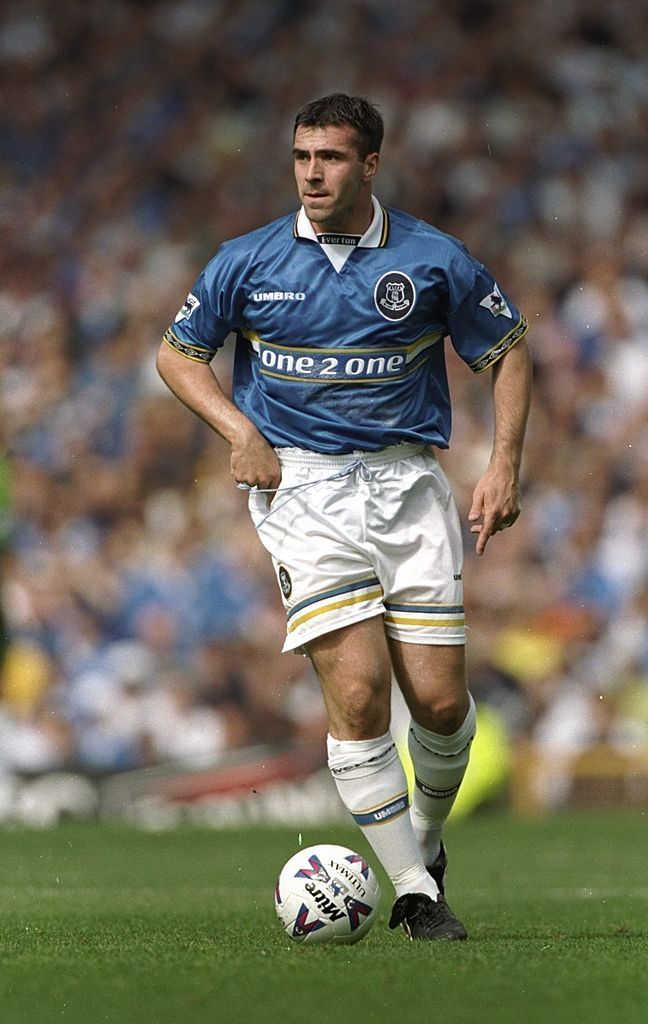 David Unsworth in action for Everton