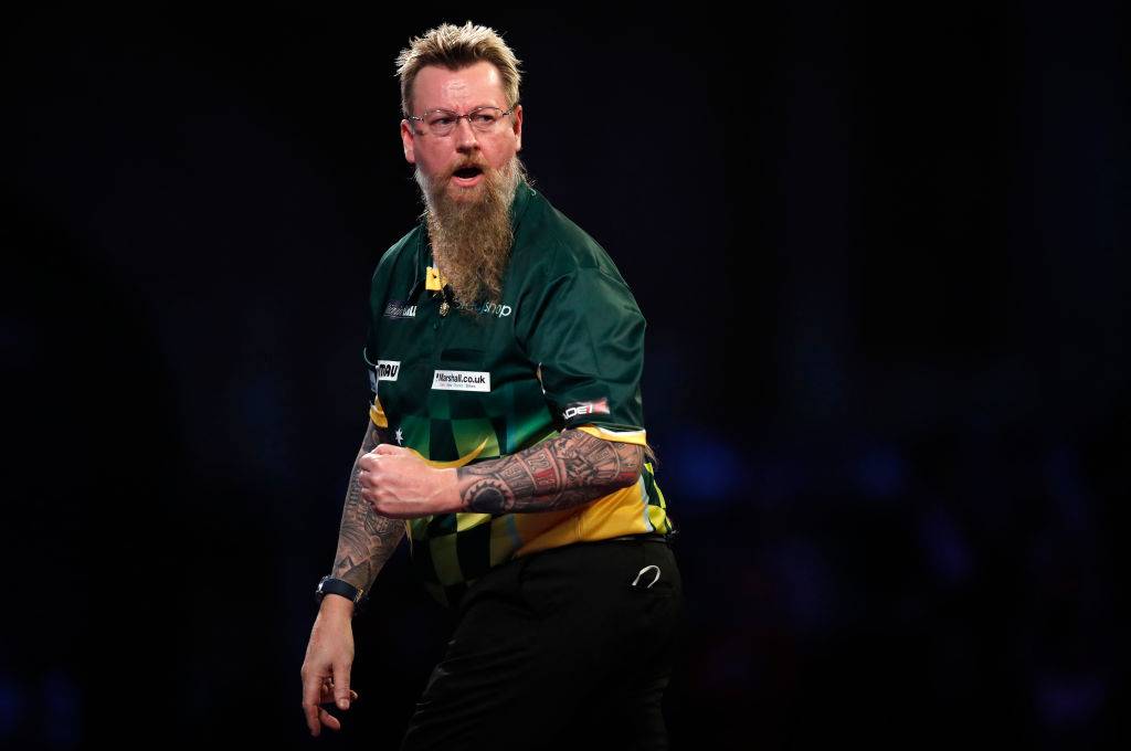 Simon Whitlock produced an outrageous checkout to beat Daniel Larsson at the Dutch Darts Championship.