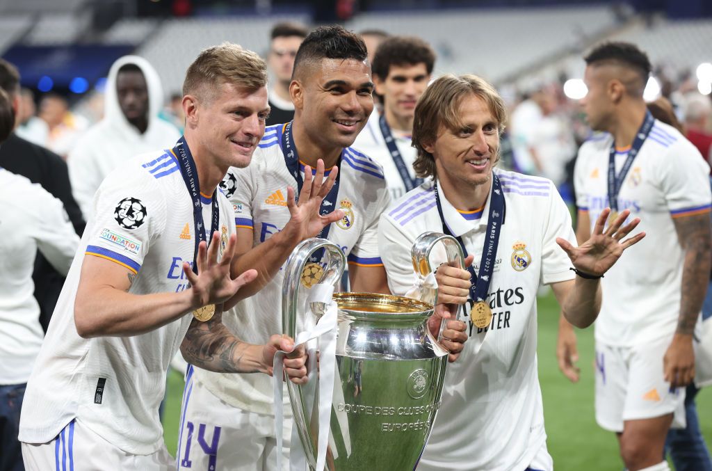 Toni Kroos with the Champions League trophy