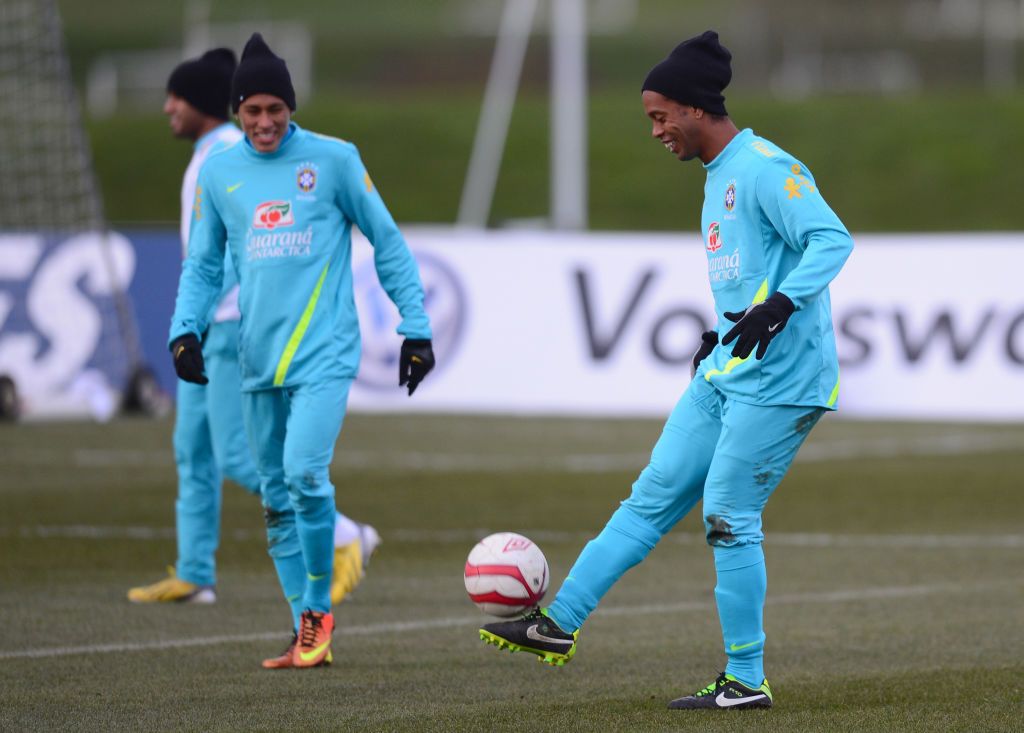 Neymar & Ronaldinho in Brazil training