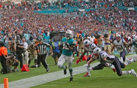 Kenyan Drake completes the Miami Miracle for the Dolphins