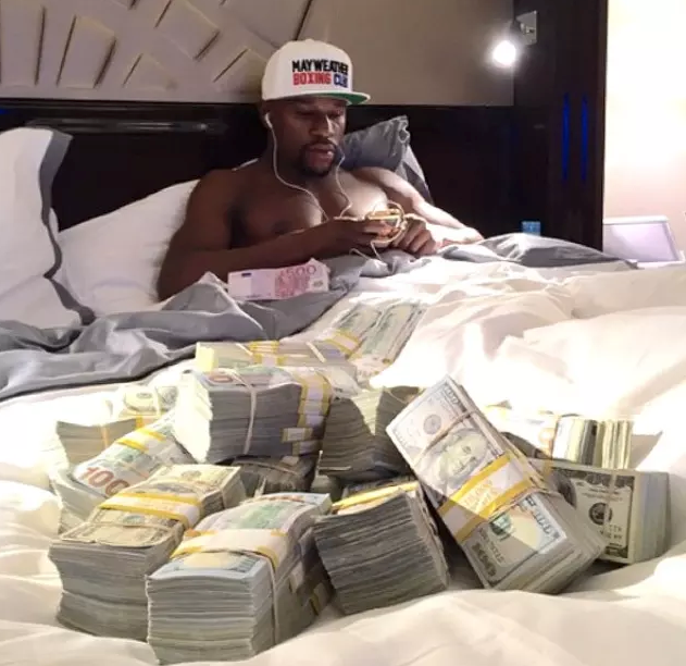 Floyd Mayweather loves to flex his wealth on Instagram