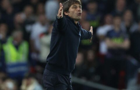 Antonio Conte giving instructions during a Tottenham Hotspur game