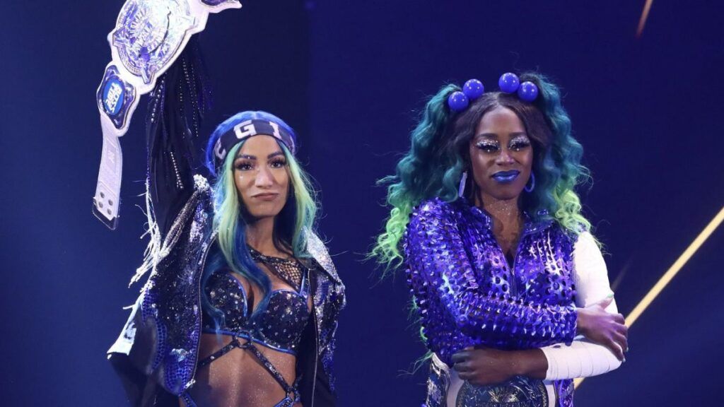 Sasha Banks and Naomi are heading back to WWE