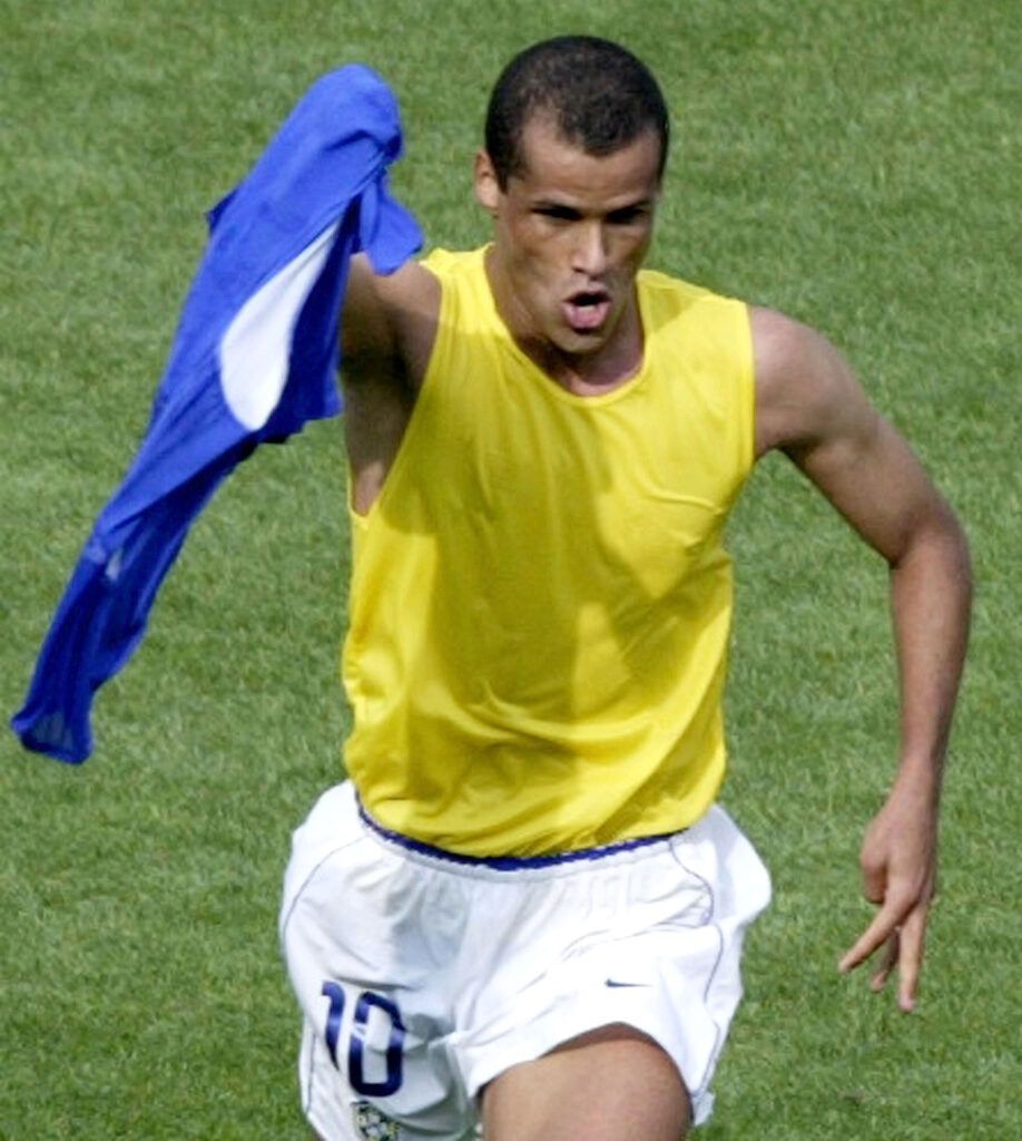 Rivaldo marca na Copa do Mundo.