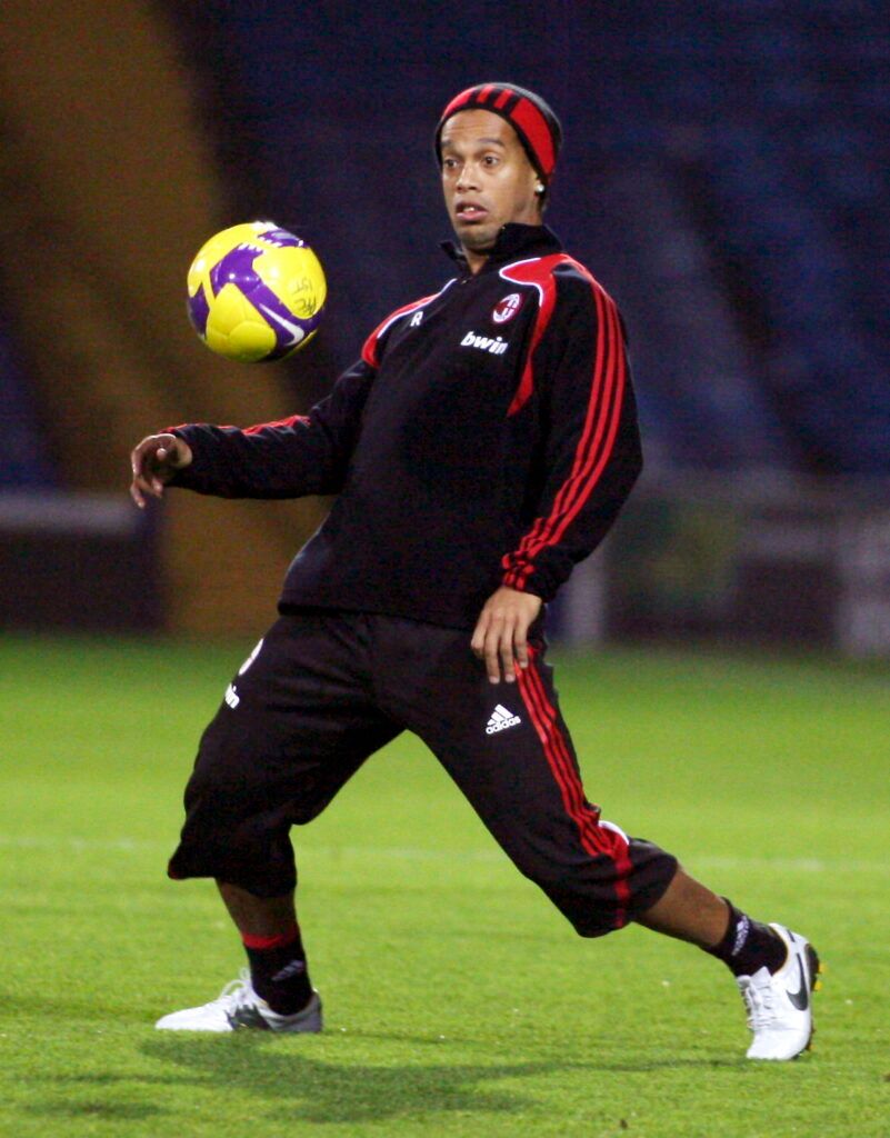 Ronaldinho warms up with AC Milan.