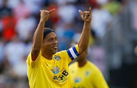 Ronaldinho produced a gorgeous no-look pass in an exhibition match in Miami