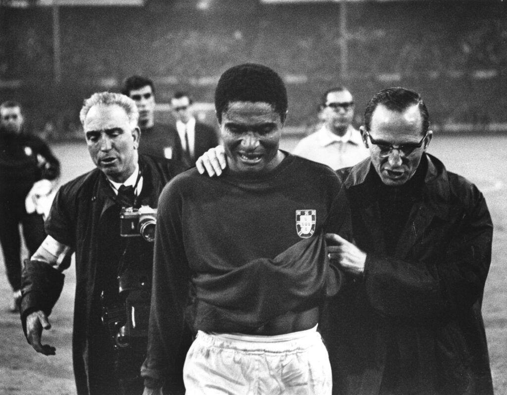  Eusebio vs ENG 26 July 1966