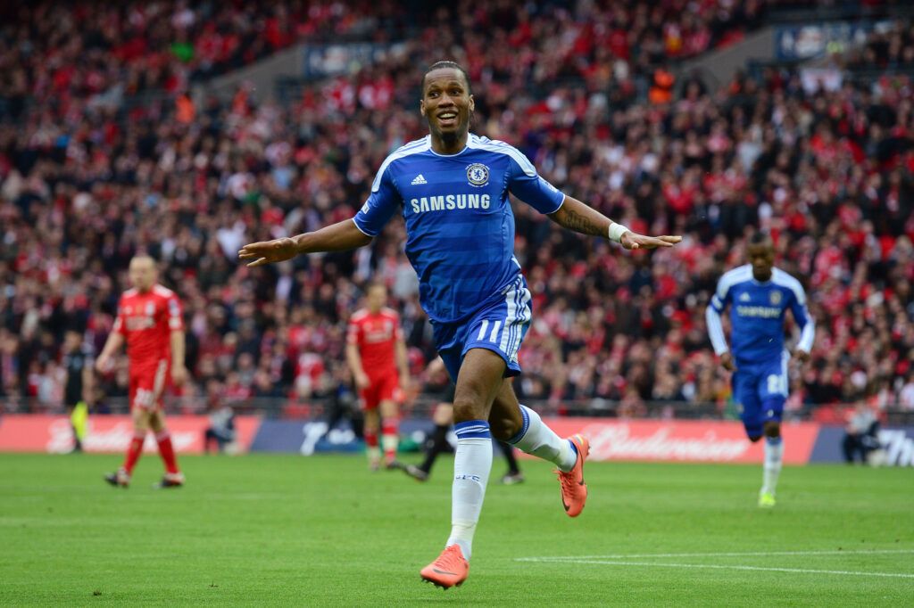 Drogba scores for Chelsea in FA Cup final