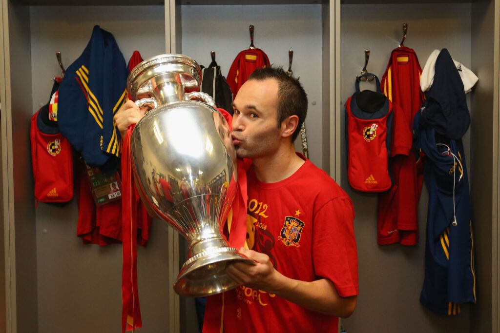 Iniesta wins Euro 2012