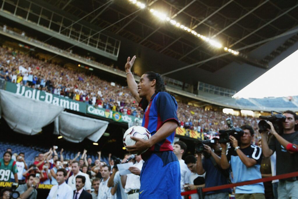 Ronaldinho is presented to Barcelona fans
