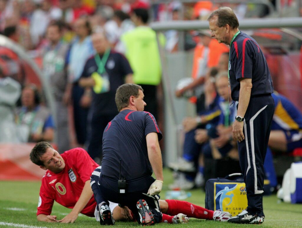 Michael Owen injured on England duty