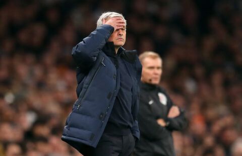 Mourinho holds his head
