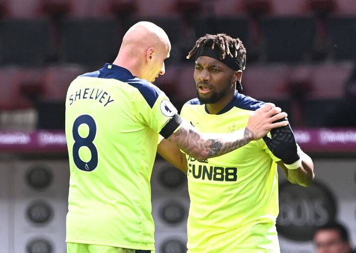 Jonjo Shelvey and Allan Saint-Maximin in action for Newcastle