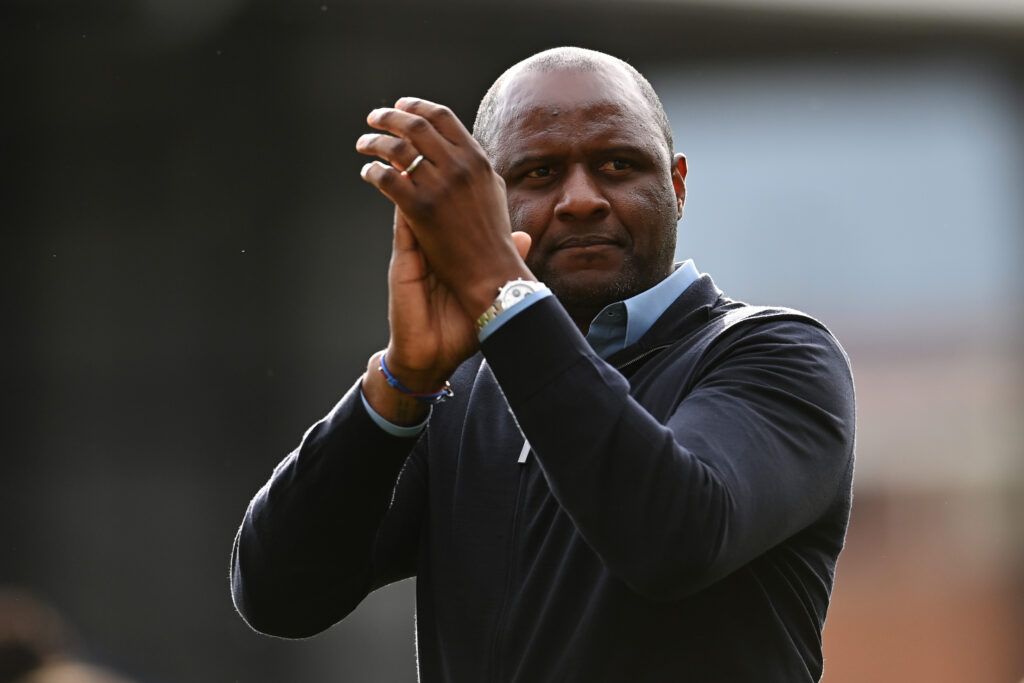 Vieira claps the Crystal Palace fans