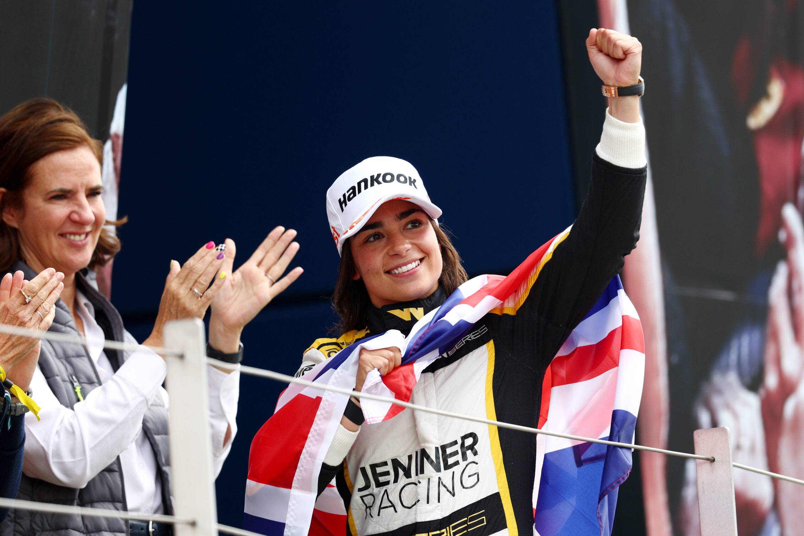 Jamie Chadwick wins fourth W Series race of 2022 at Silverstone
