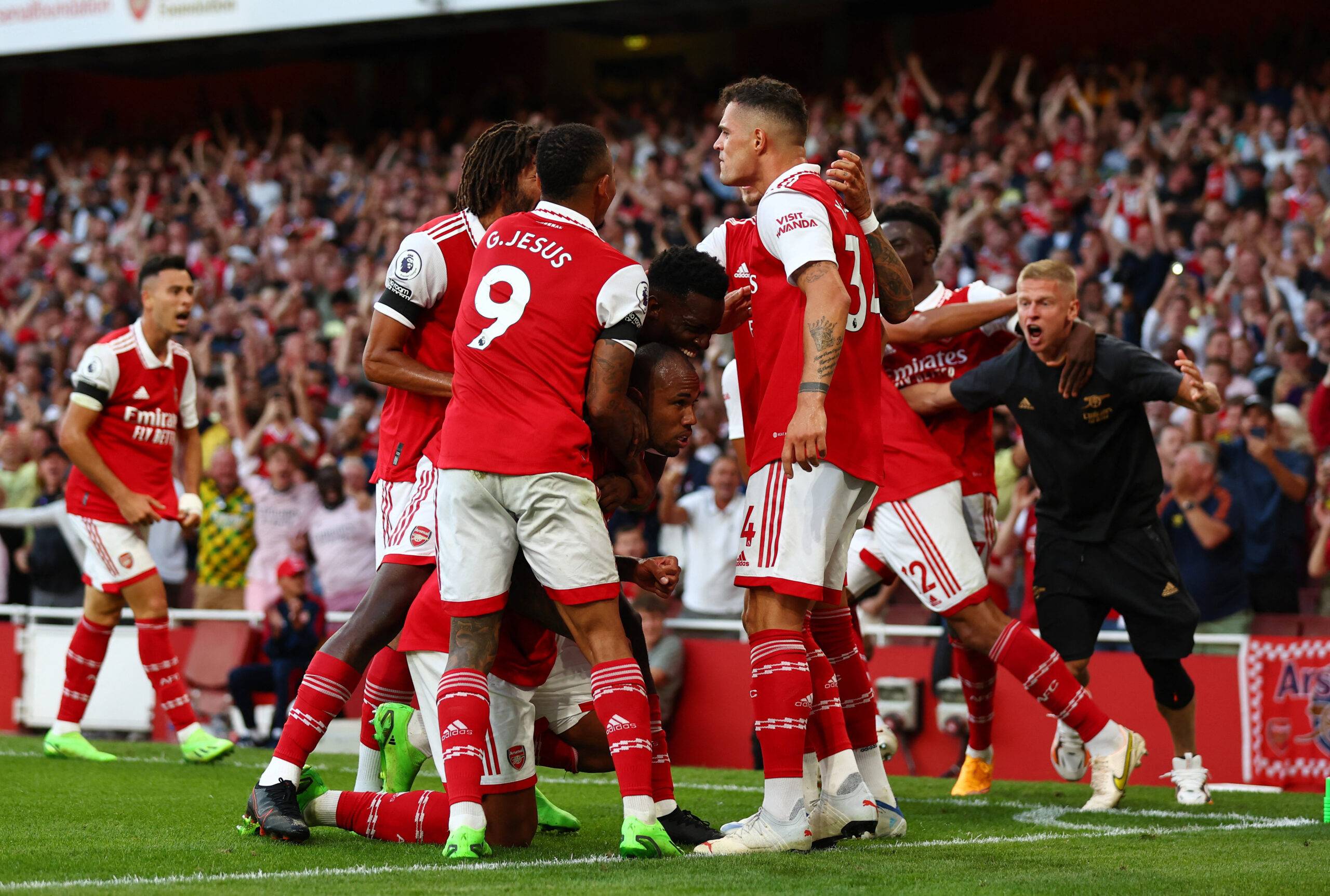 Arsenal celebrate vs Fulham.