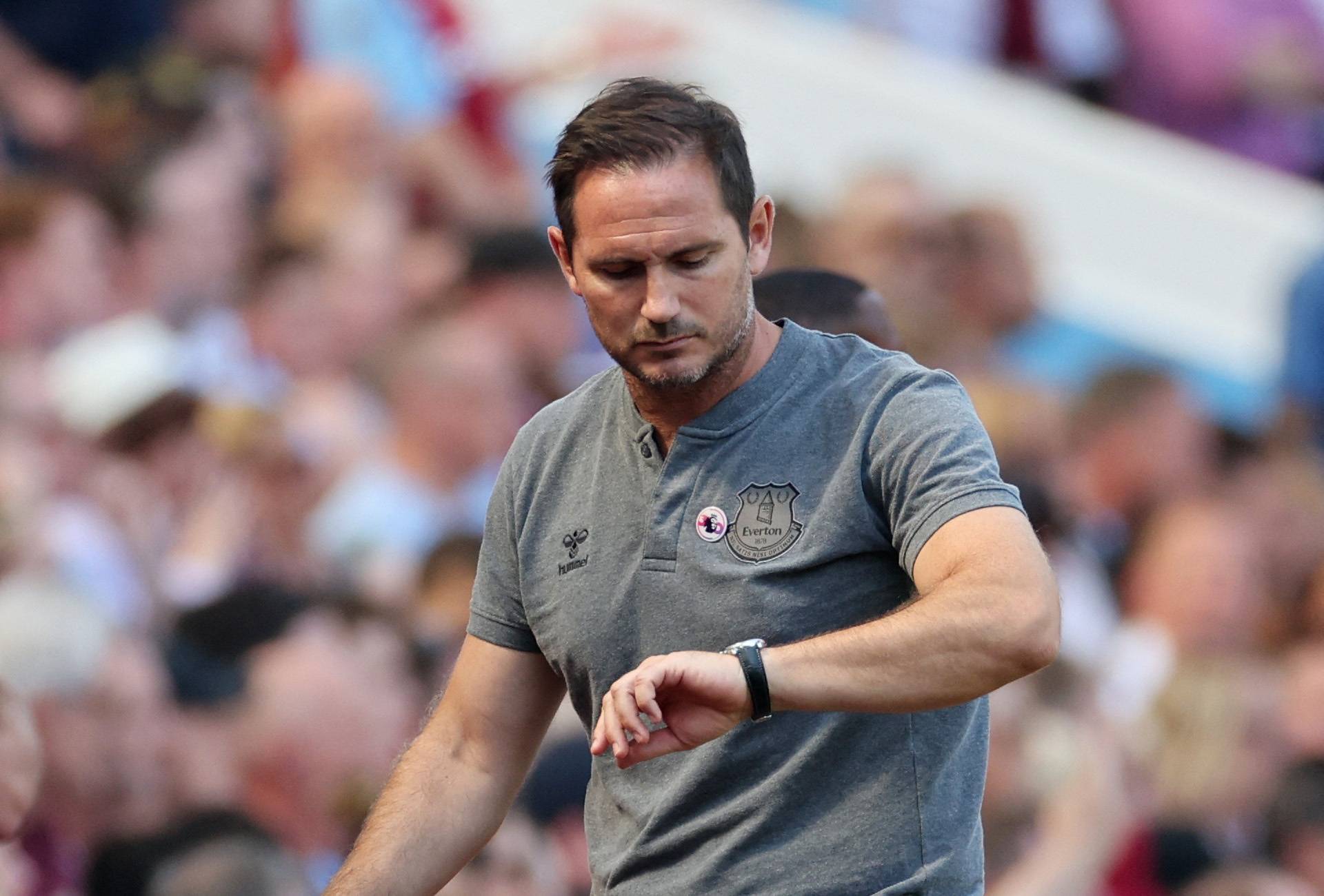 Everton manager Frank Lampard reacts
