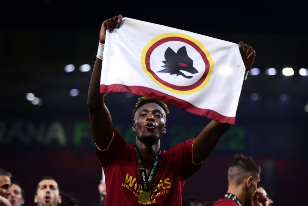 Tammy Abraham celebrates a victory for AS Roma