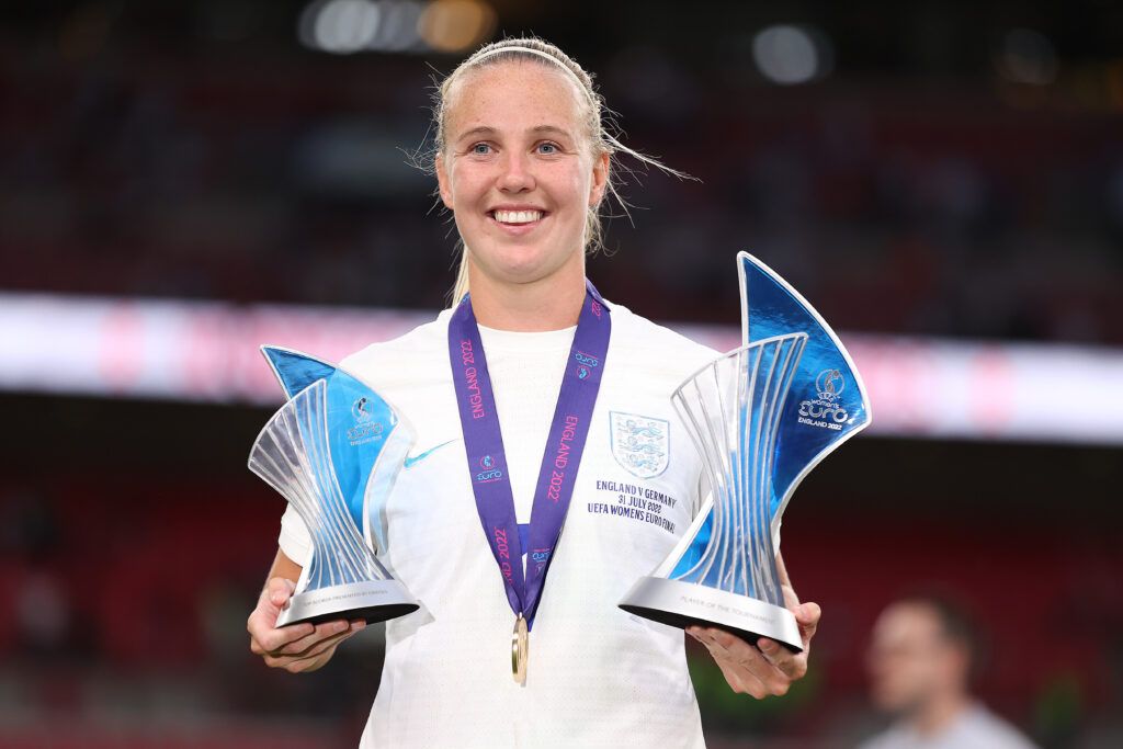 Beth Mead with her Player of the Tournament award at Euro 2022