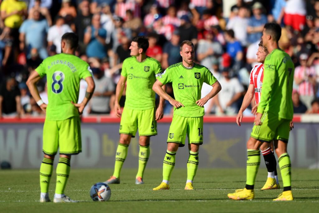 Man Utd players stand around helpless against Brentford