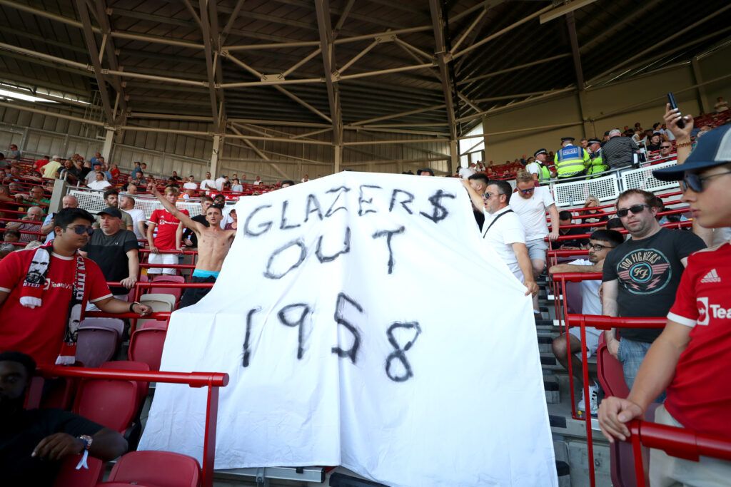 Man Utd fans want the Glazers out