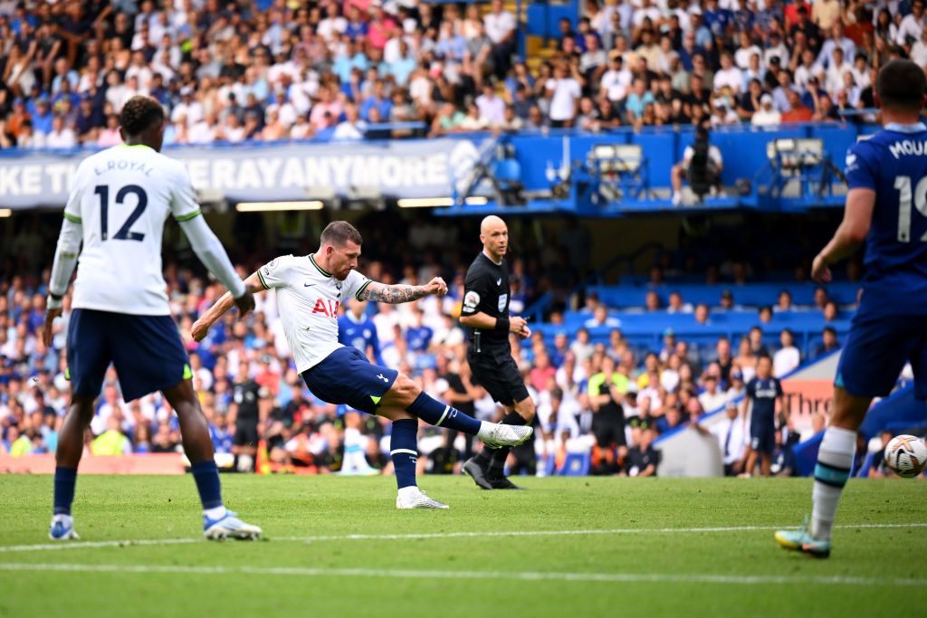  Pierre-Emile Hojbjerg finds the net in Chelsea 2-2 Tottenham