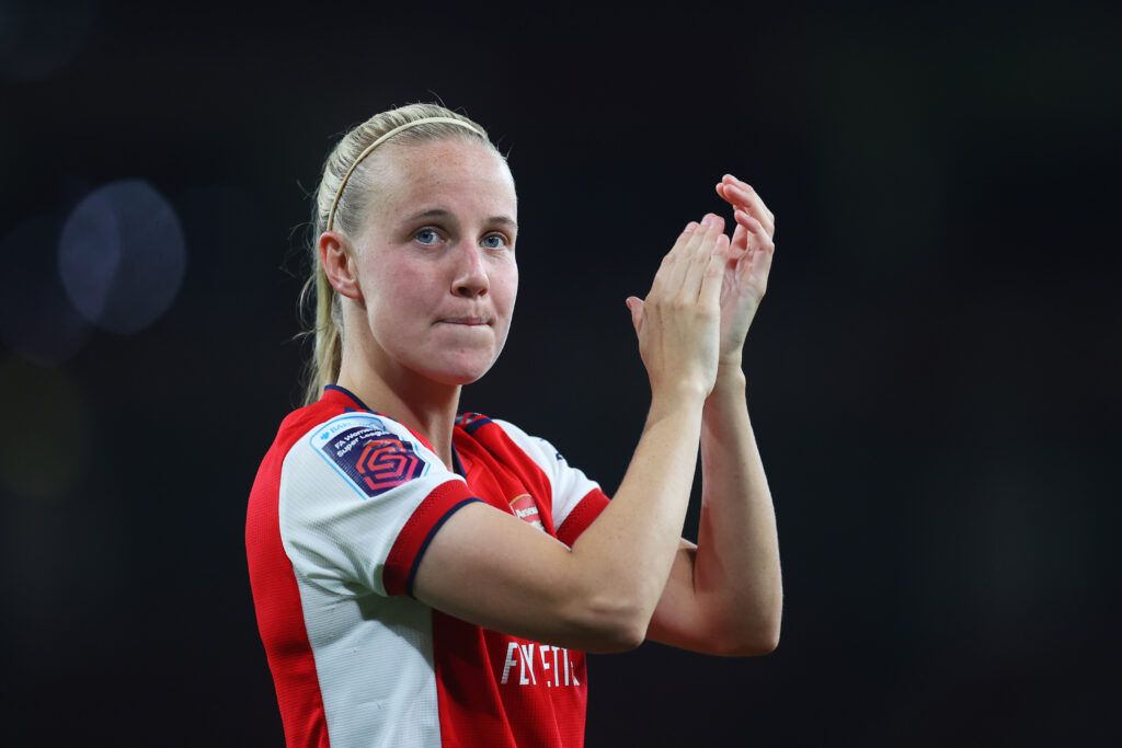 Beth Mead celebrates for Arsenal