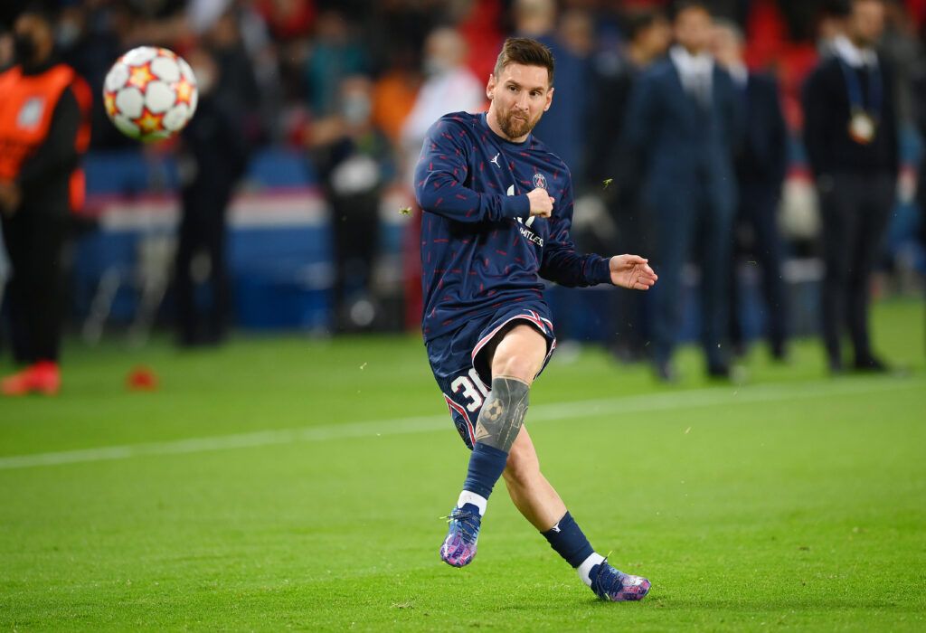Lionel Messi of Paris Saint-Germain shoots 
