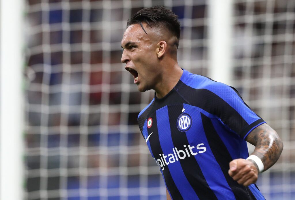 Lautaro Martinez of FC Internazionale celebrates his goal