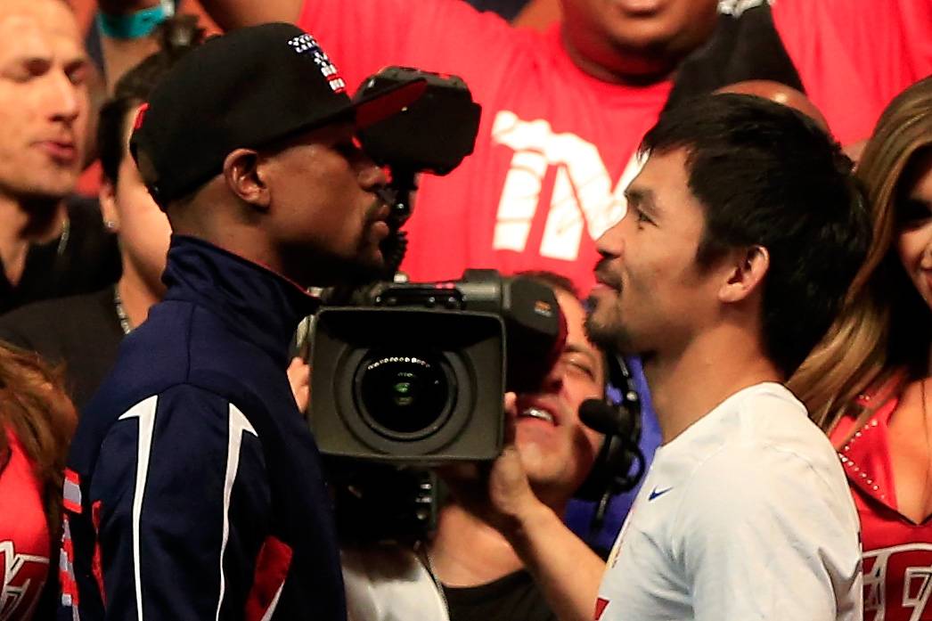 Floyd Mayweather confronts Manny Pacquiao