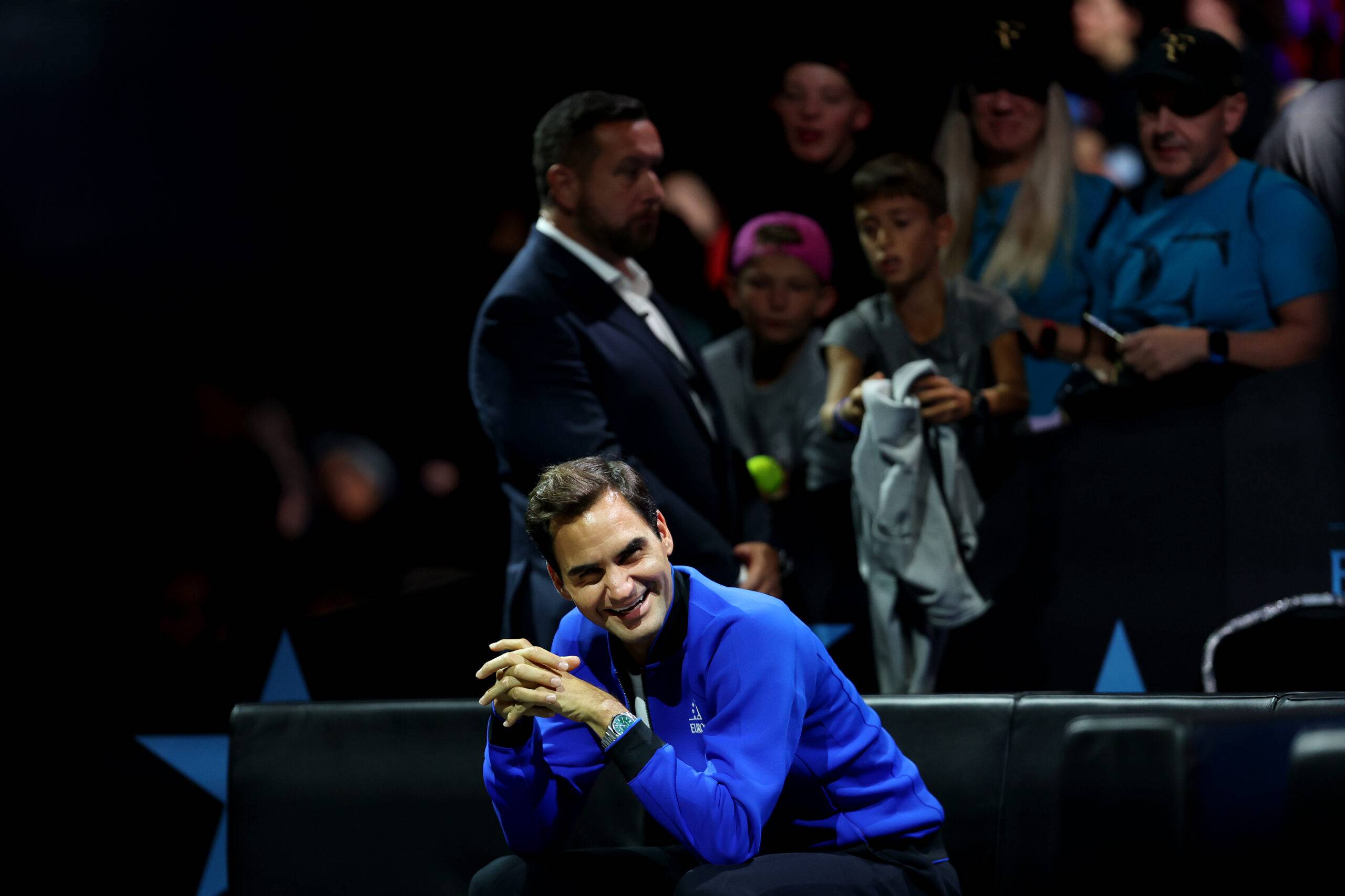Roger Federer Fan Tries To Recreate Shot