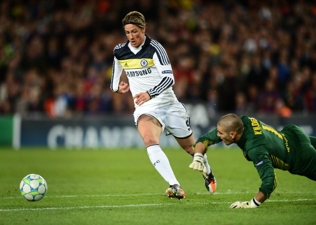 Fernando Torres scores for Chelsea vs Barcelona 