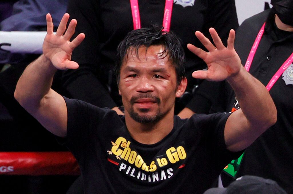 Manny Pacquiao waves to the crowd