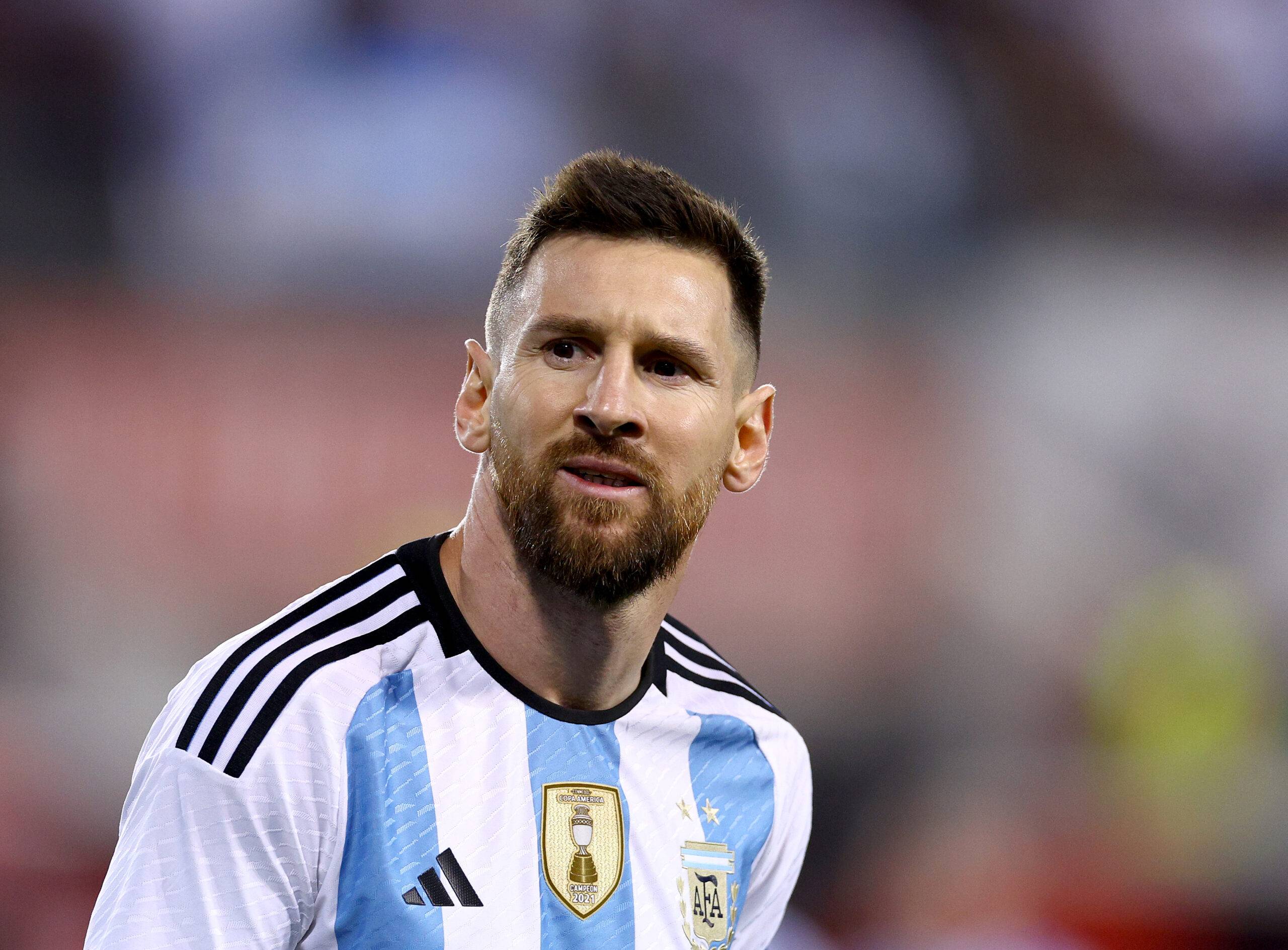 Messi confused during match v Jamaica