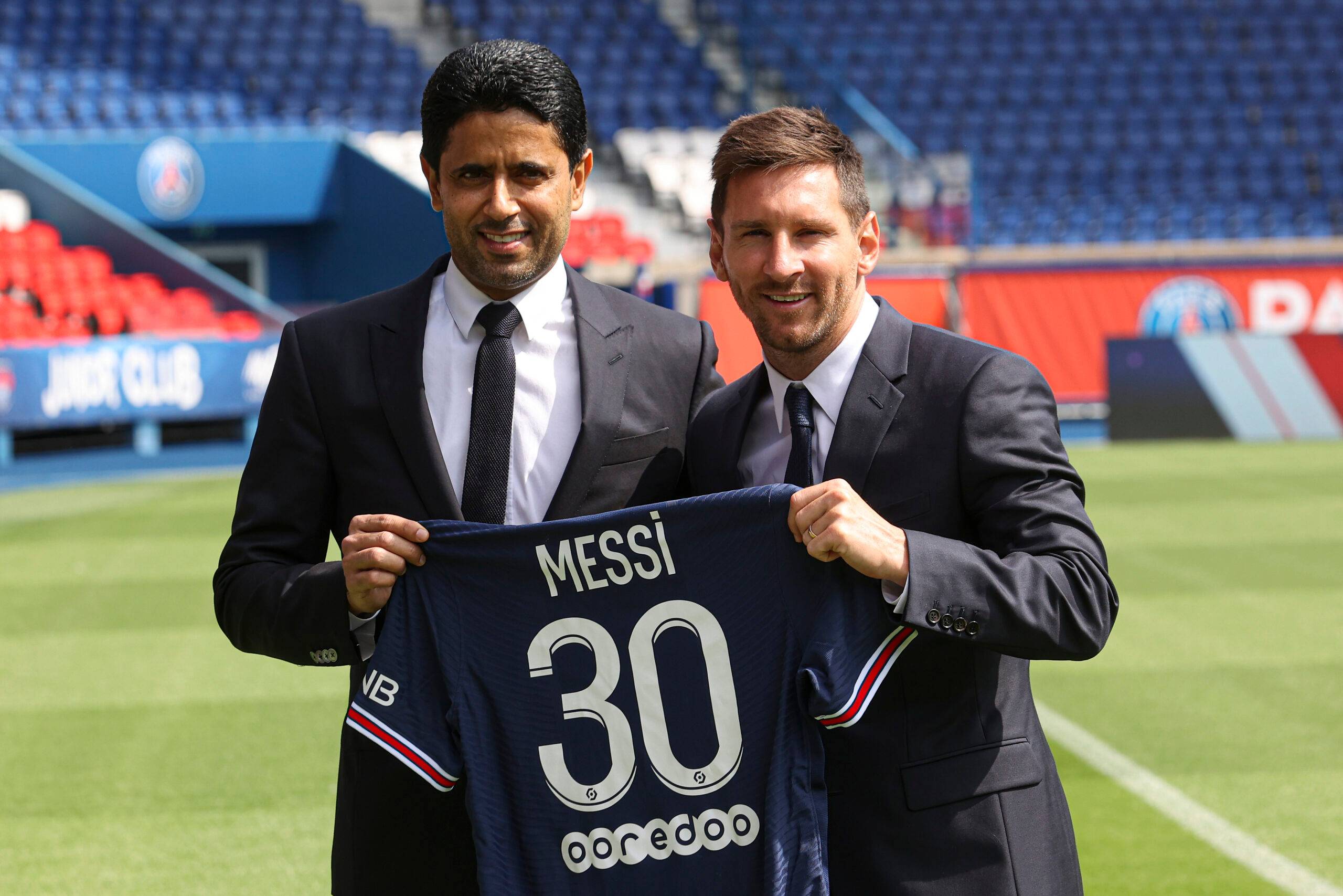 Messi signs with PSG
