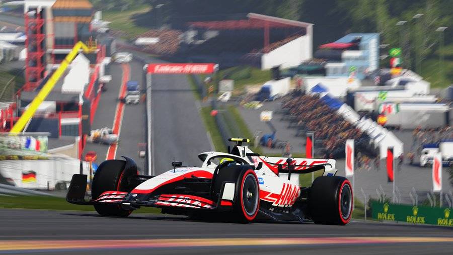 Thomas Ronhaar wins Austria F1 Esports