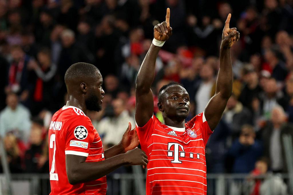 Sadio Mane celebrates scoring for Bayern vs Viktoria Plzen