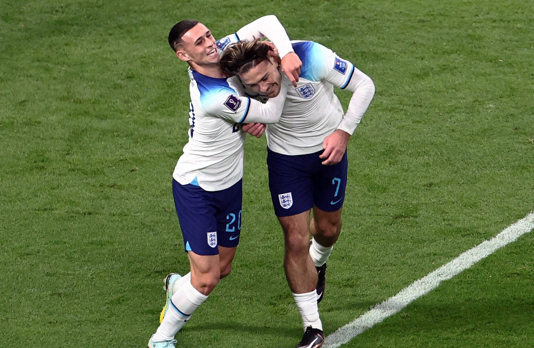 England's Foden and Grealish celebrate.