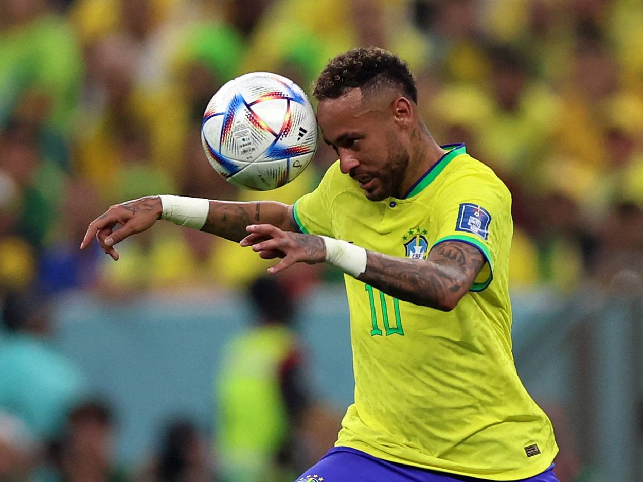 Neymar in action for Brazil vs Serbia at the 2022 World Cup