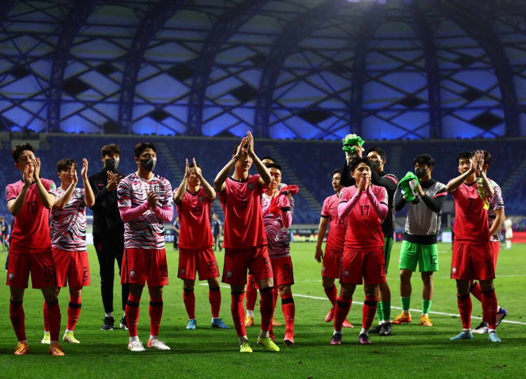Players of South Korea acknowledges the crowd  the FIFA World Cup Qatar 2022 qualification match between United Arab Emirates and South Korea at  on March 29, 2022 in Dubai, United Arab Emirates.
