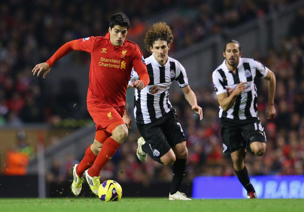 Suarez on the ball for Liverpool vs Newcastle.