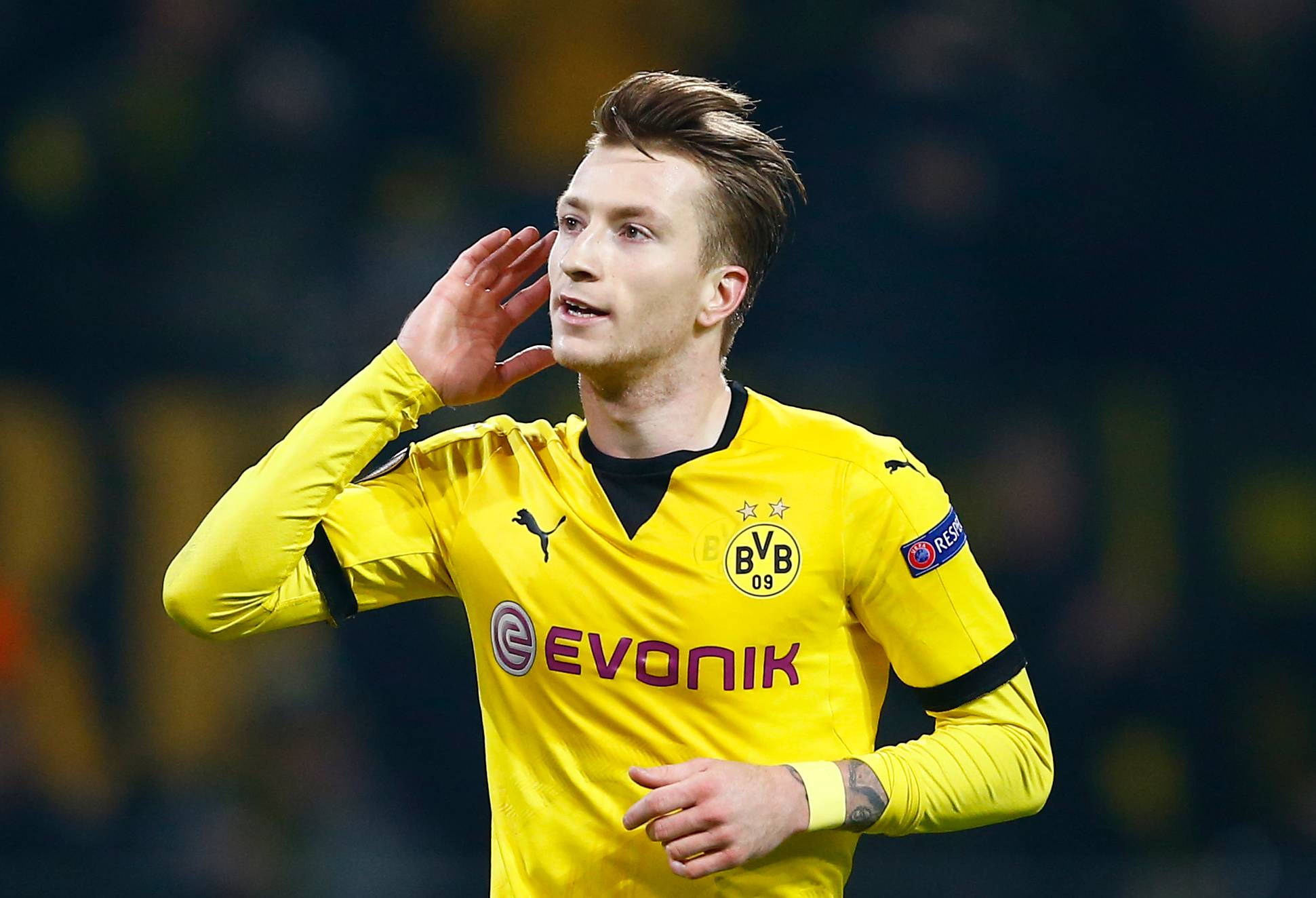 Marco Reus scores for Borussia Dortmund