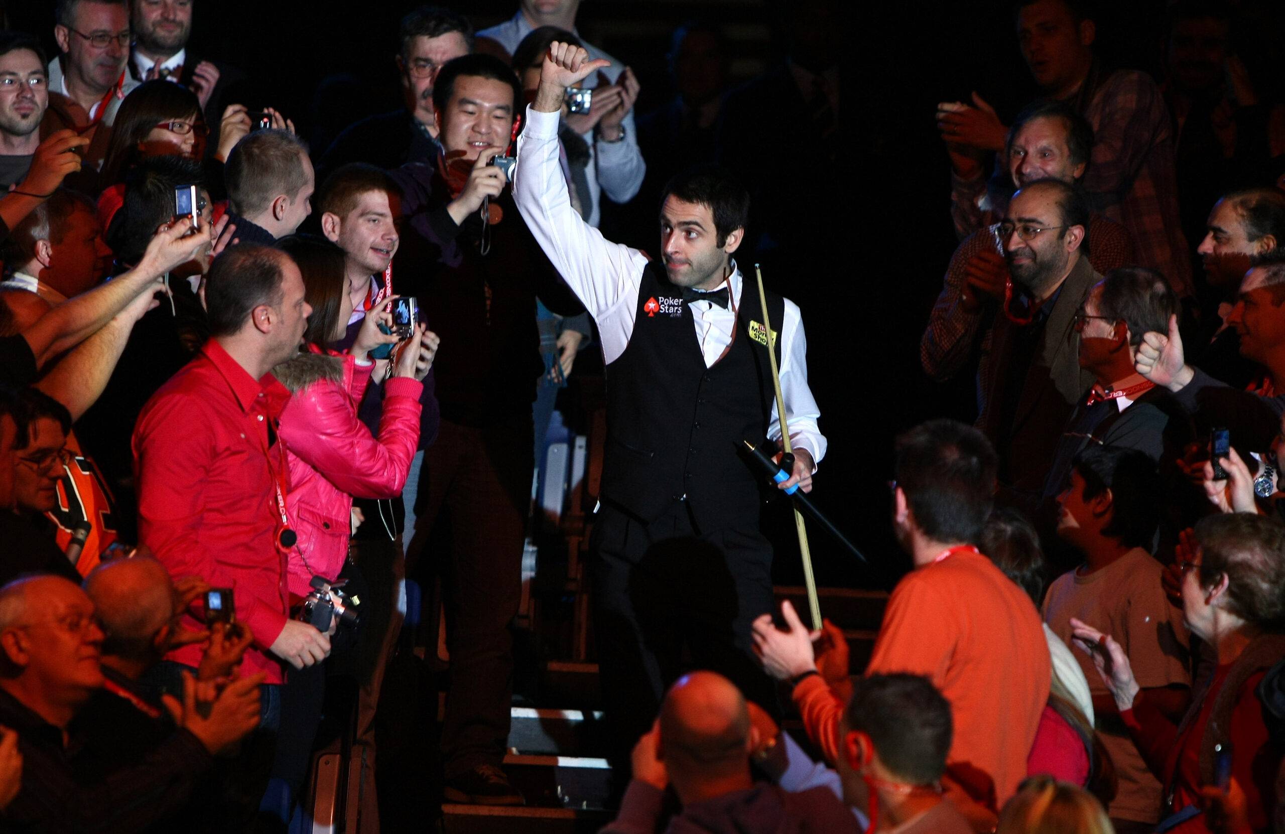Ronnie-O'Sullivan-With-Fans